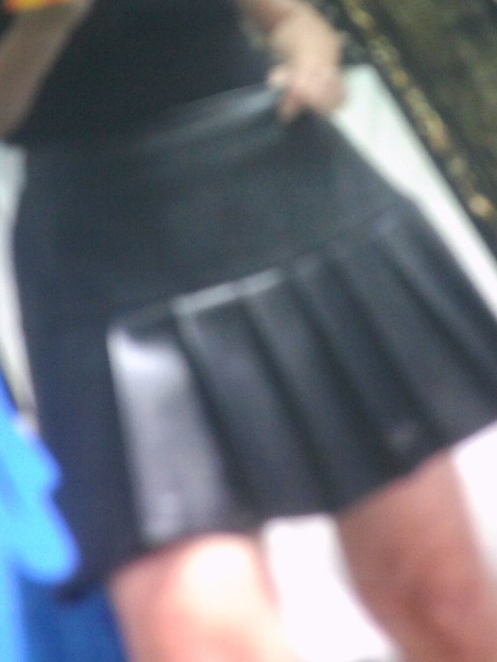 Gorgeous stretchy Bar 111 back garter faux leather pleated black short skirt